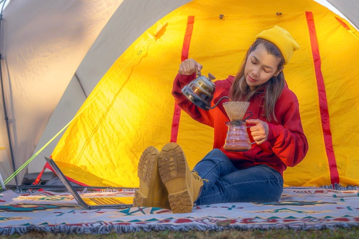 https://hilltopcamplembang.com/wp-content/uploads/2026/03/hilltop-camp-lembang-Sensasi-Camping-Tenda-Kanvas-Tahun-90-an.jpg